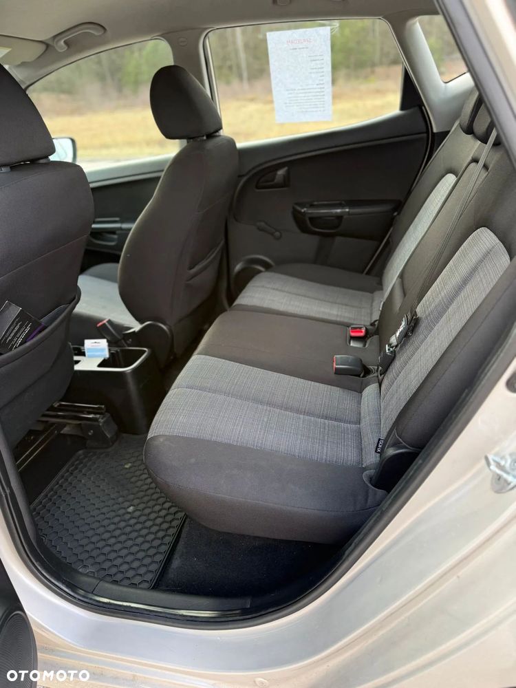 Kia Venga 1.6 L - 6