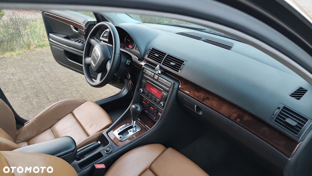 Audi A4 Limousine - 33