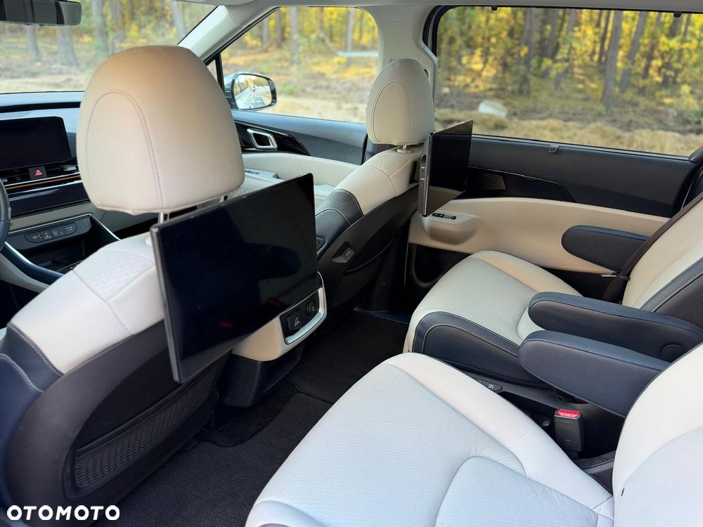 Kia Carnival - 20