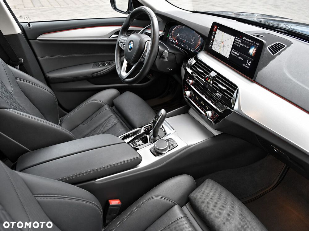 BMW Seria 5 520d xDrive - 12
