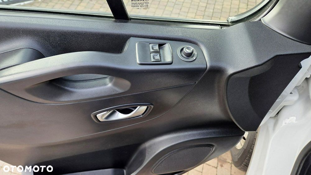 Renault Trafic - 26
