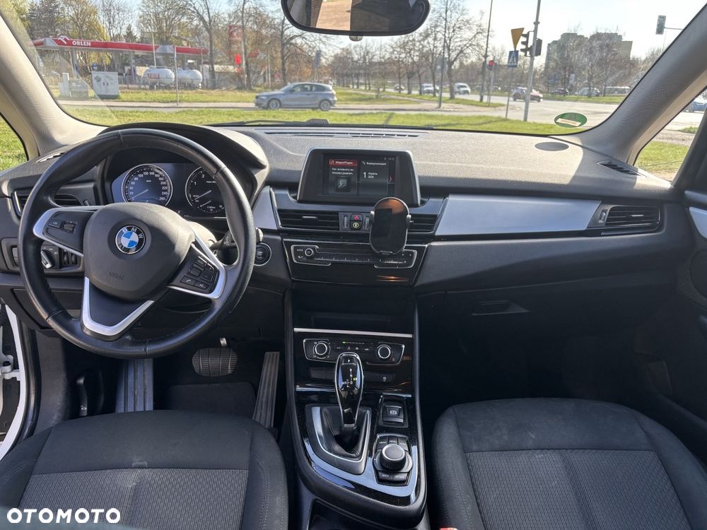 BMW Seria 2 216d - 8