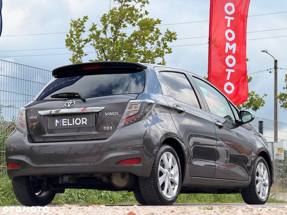 Toyota Yaris - 10
