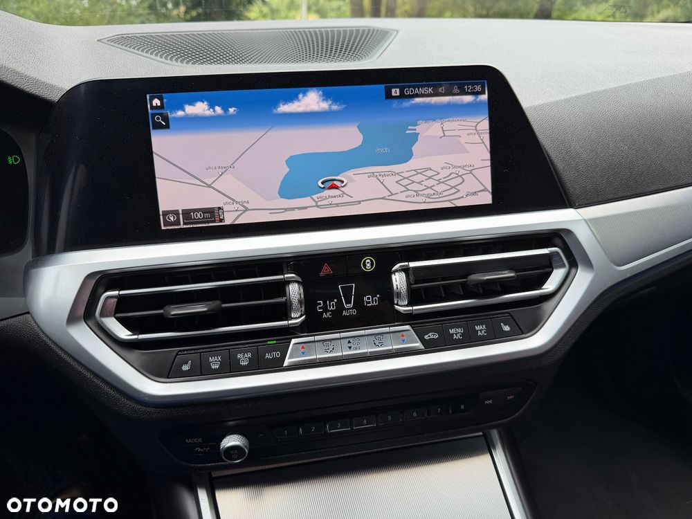 BMW Seria 3 320d Edition Luxury Line Purity - 16