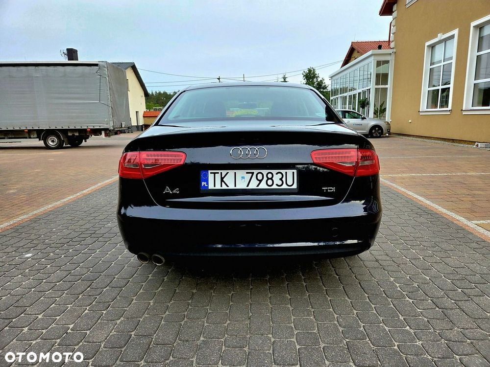 Audi A4 Limousine - 5