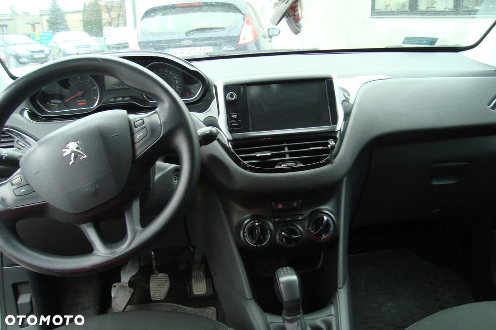 Peugeot 208 - 10