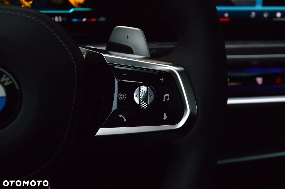 BMW Seria 7 740d xDrive mHEV Individual Edition sport - 29