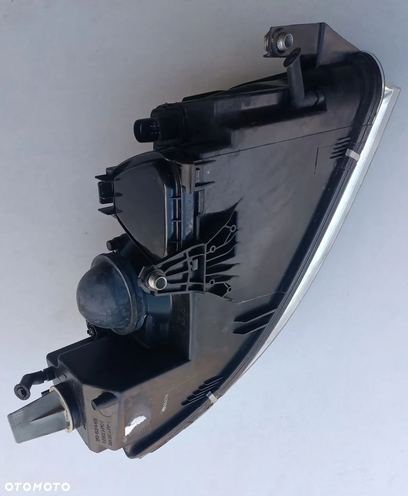 LAMPA  LEWY PRZÓD  -VOLKSWAGEN  PASSAT B5 FL  /  EUROPA - 2