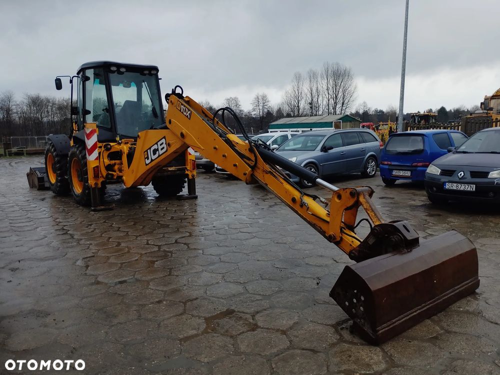 JCB 4CX - 11