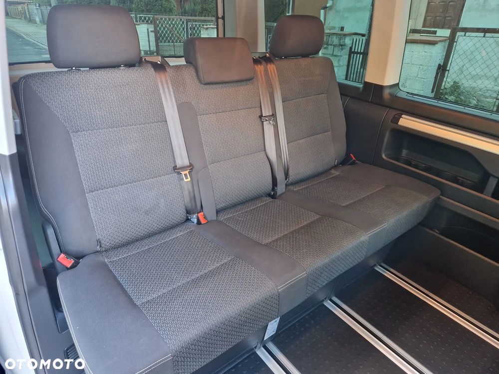 Volkswagen Multivan - 29