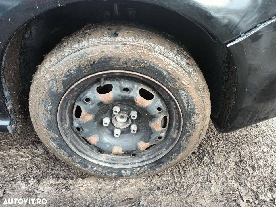 Dezmembrari  Skoda FABIA 1  1999  > 2008 1.2 Benzina - 2