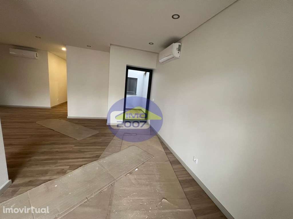 Andar moradia t3 renovado, centro de Espinho - Grande imagem: 3/21