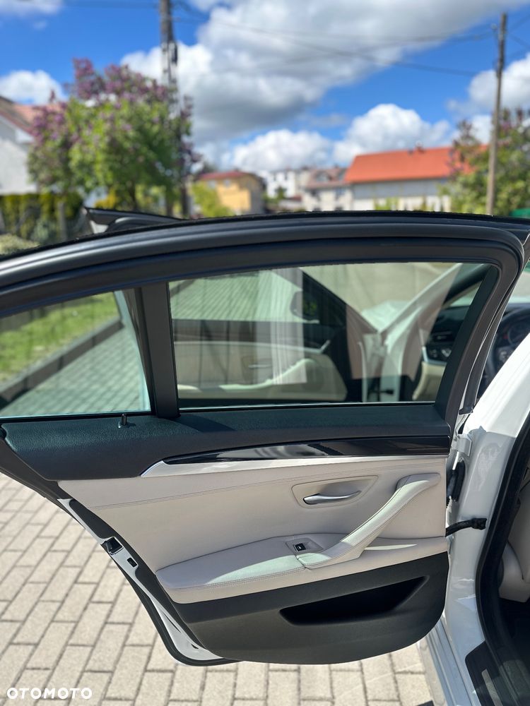 BMW Seria 5 525d xDrive Modern Line - 29