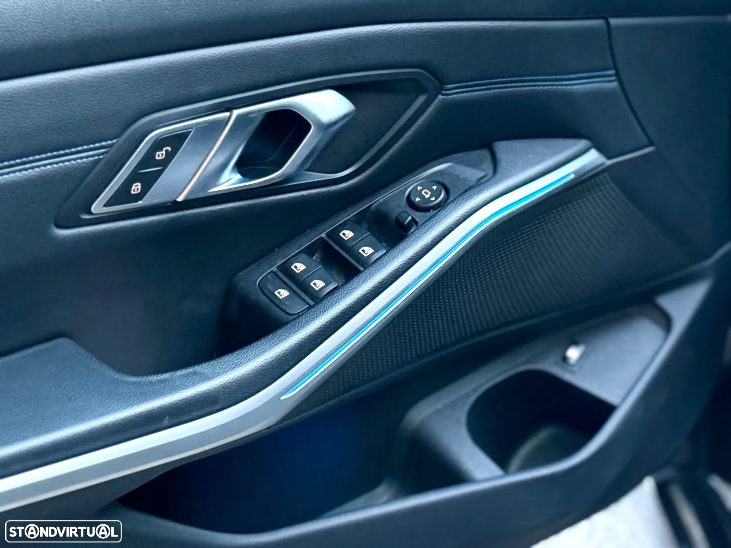 BMW 330 e Pack 50 anos M Auto - 27