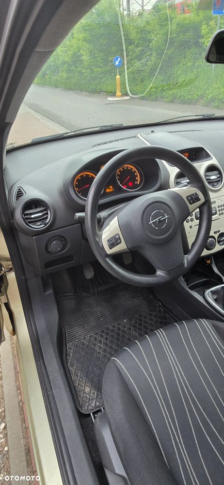Opel Corsa 1.2 16V - 9