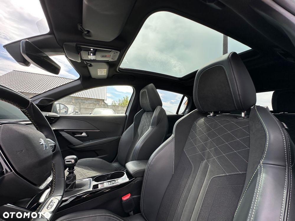 Peugeot 208 PureTech 100 GT - 19