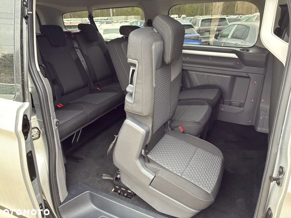 Volkswagen Caravelle - 17
