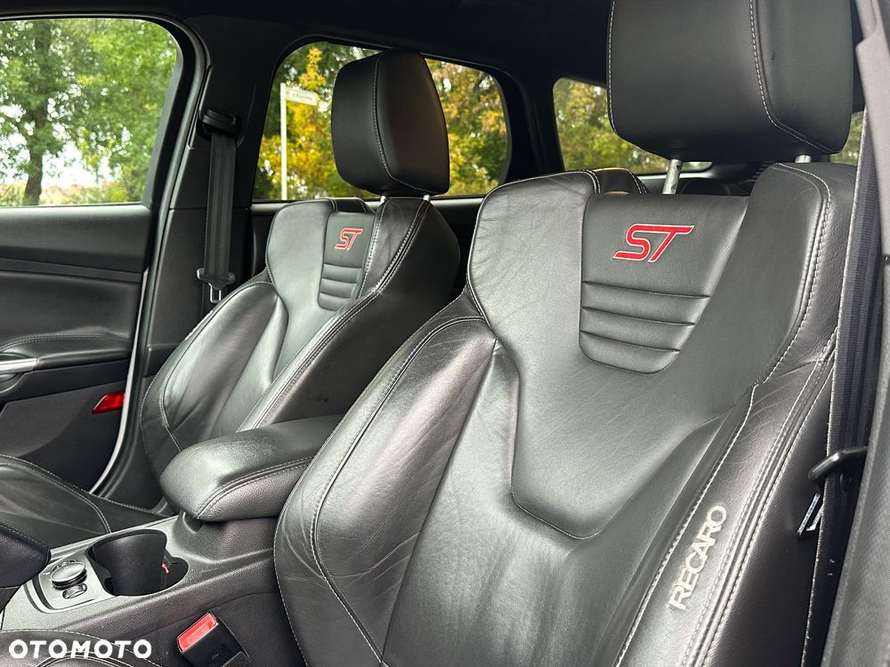 Ford Focus ST - 15