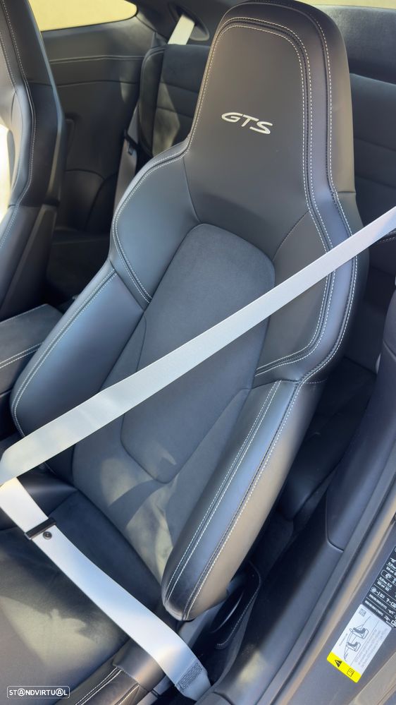 Porsche 911 (992) Carrera 4 GTS PDK - 29