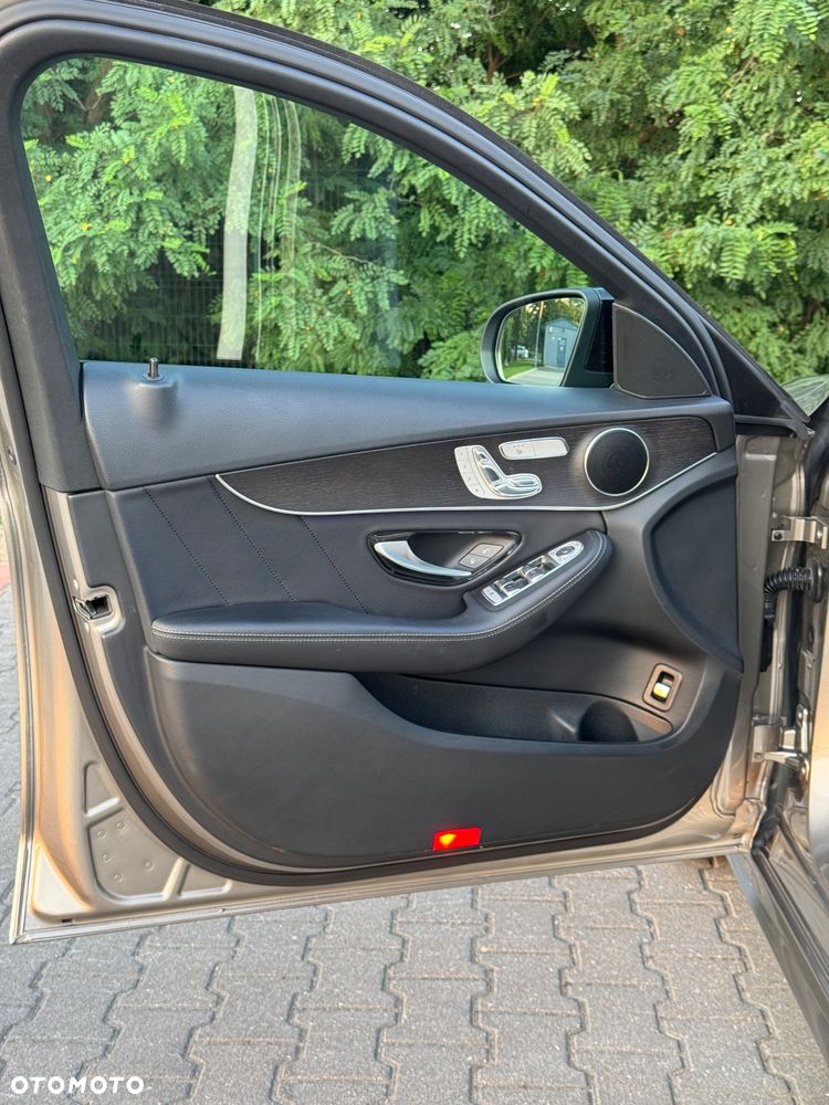 Mercedes-Benz Klasa C 300 e 9G-TRONIC AMG Line - 23
