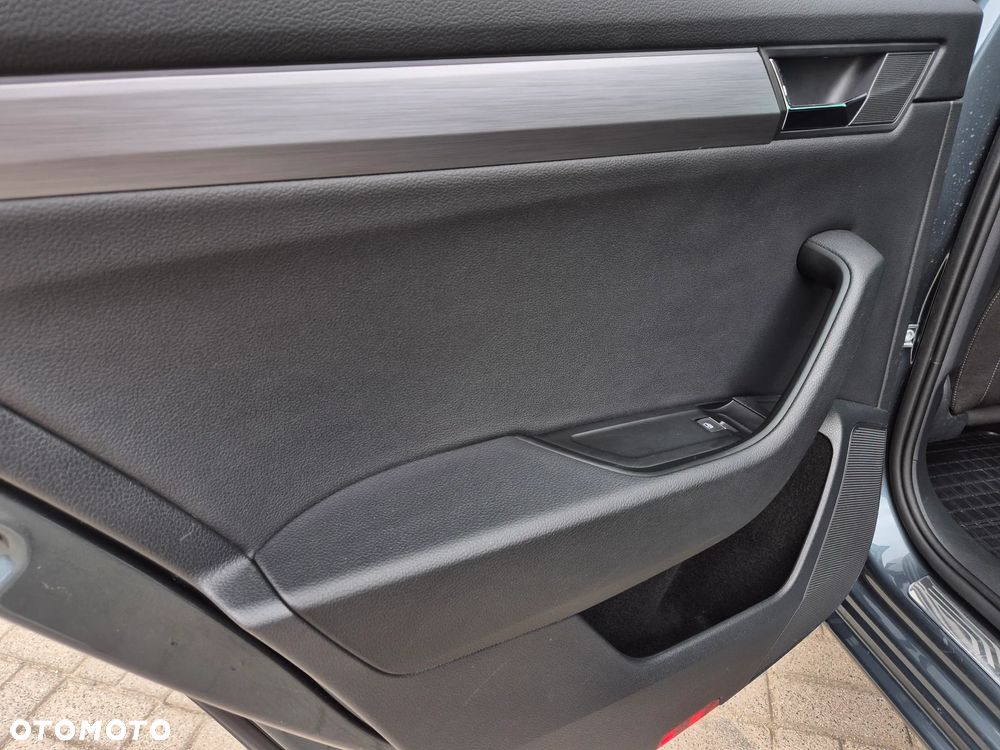 Skoda Superb 2.0 TDI Ambition - 17