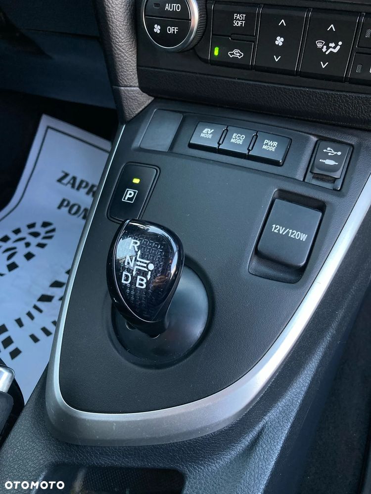 Toyota Auris 1.8 HSD Luna - 24