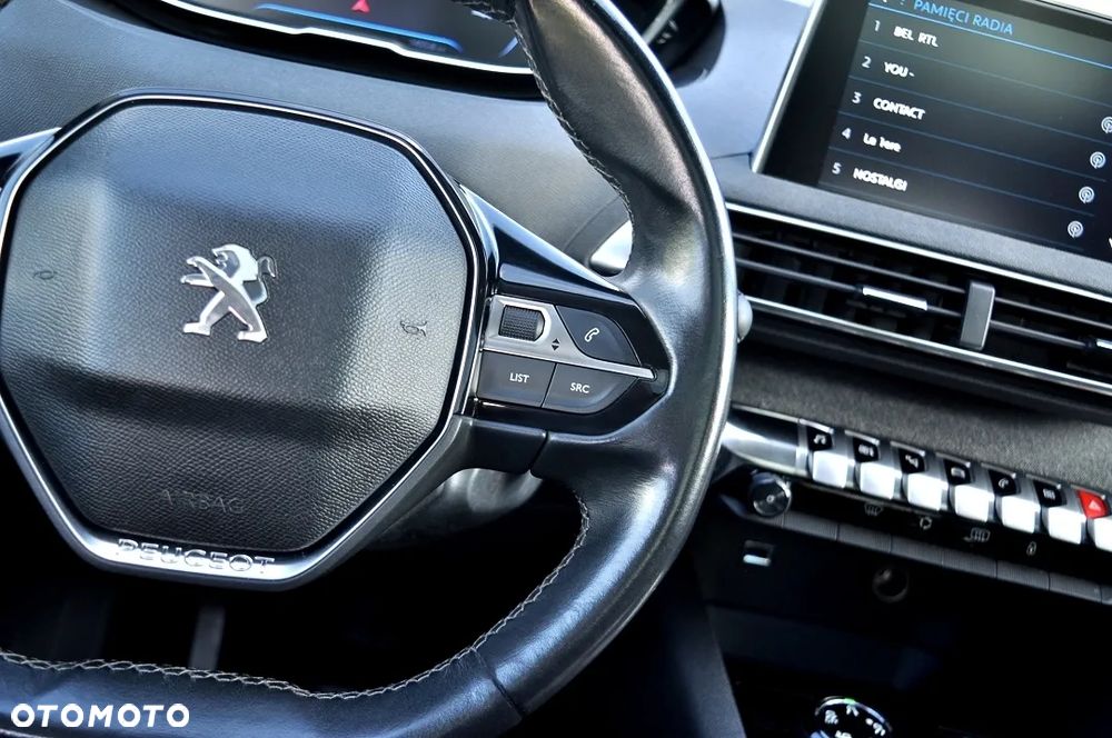 Peugeot 3008 1.2 PureTech Allure S&S - 36