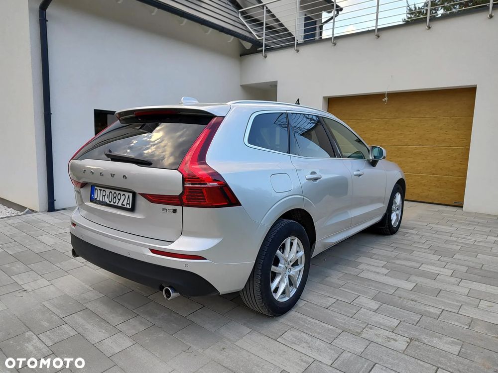 Volvo XC 60 B5 B AWD Momentum Pro - 4