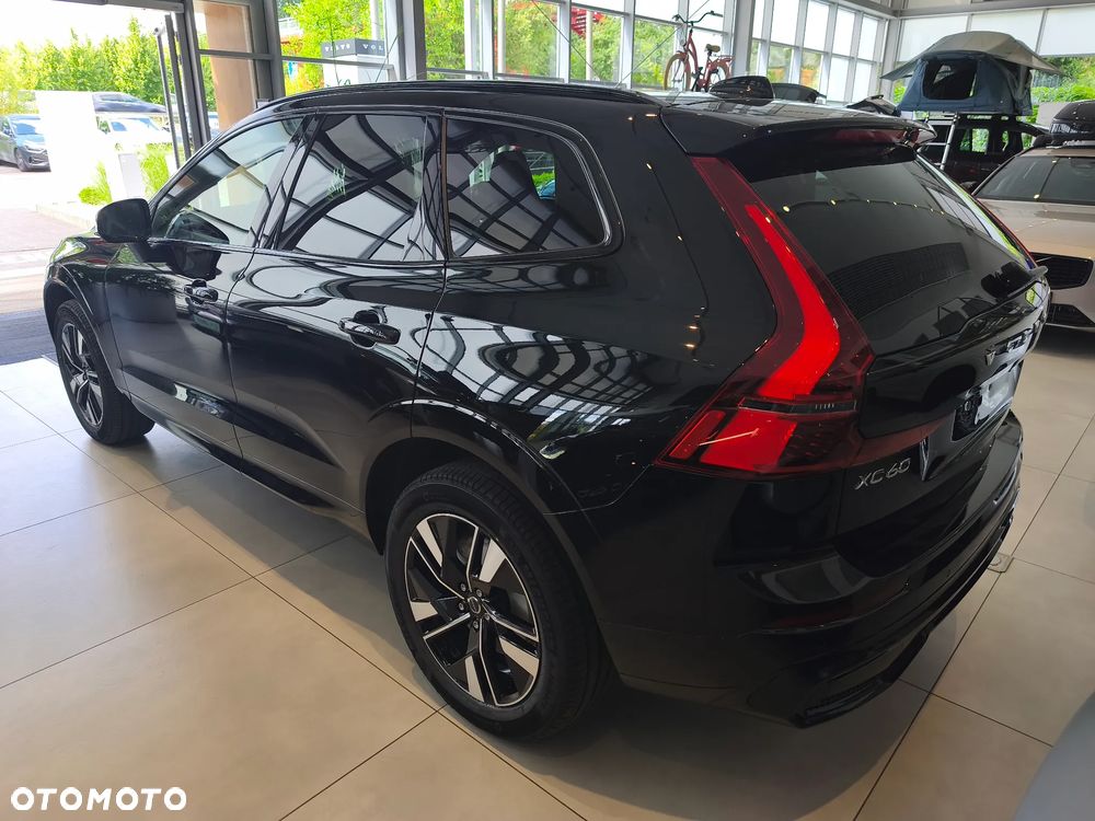 Volvo XC 60 B5 B AWD Plus Dark - 4