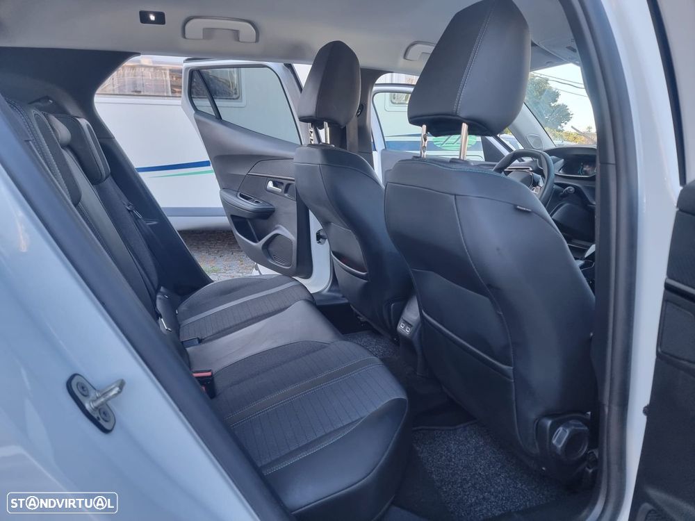 Peugeot e-2008 50 kWh Allure Pack - 23