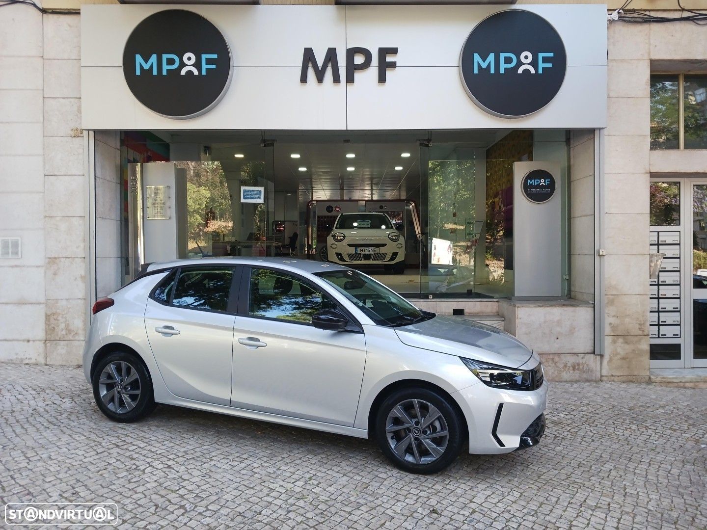 Opel Corsa 1.2 T Elegance - 1