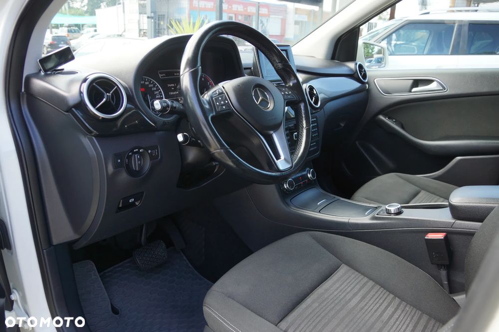 Mercedes-Benz Klasa B 220 4-Matic - 23