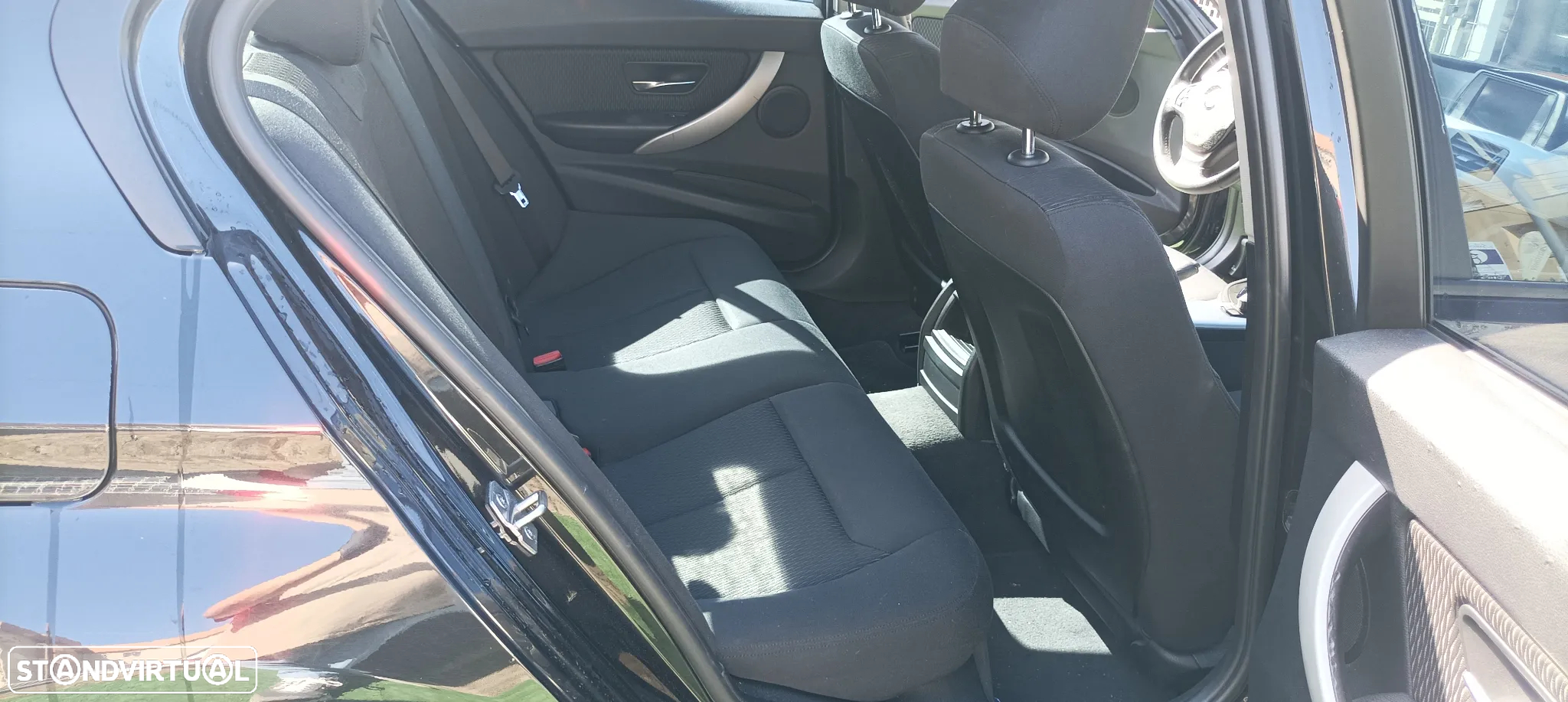 BMW 318 d Auto Line Sport - 14