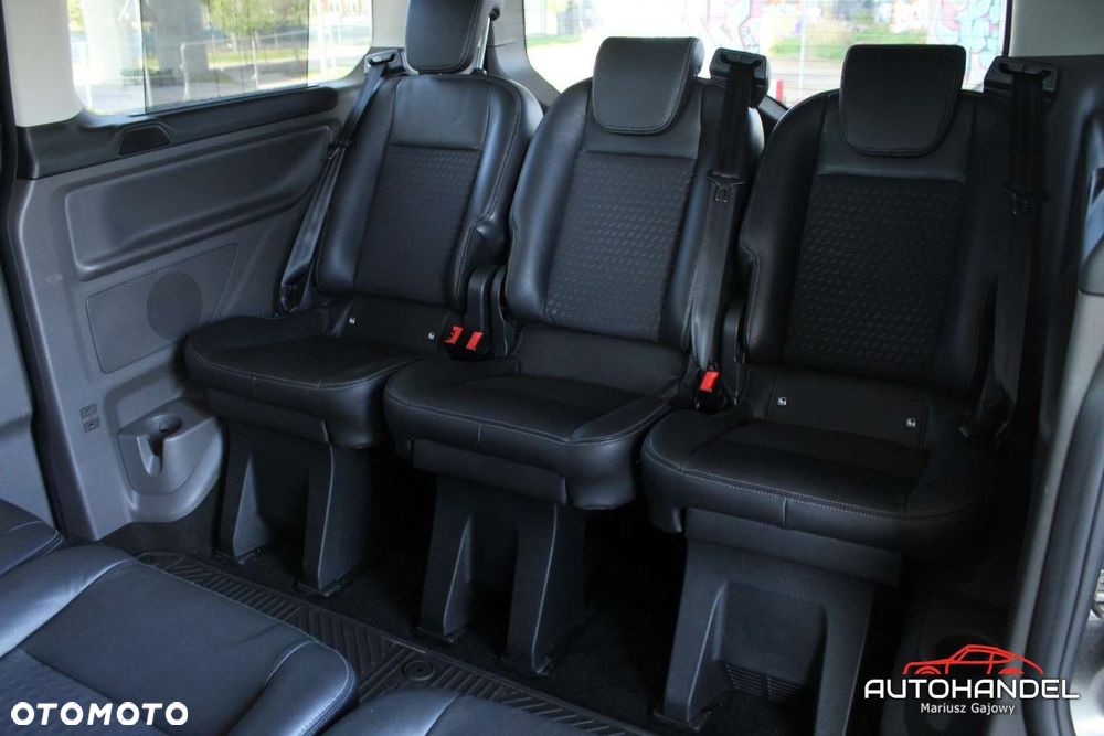 Ford Tourneo Custom - 13