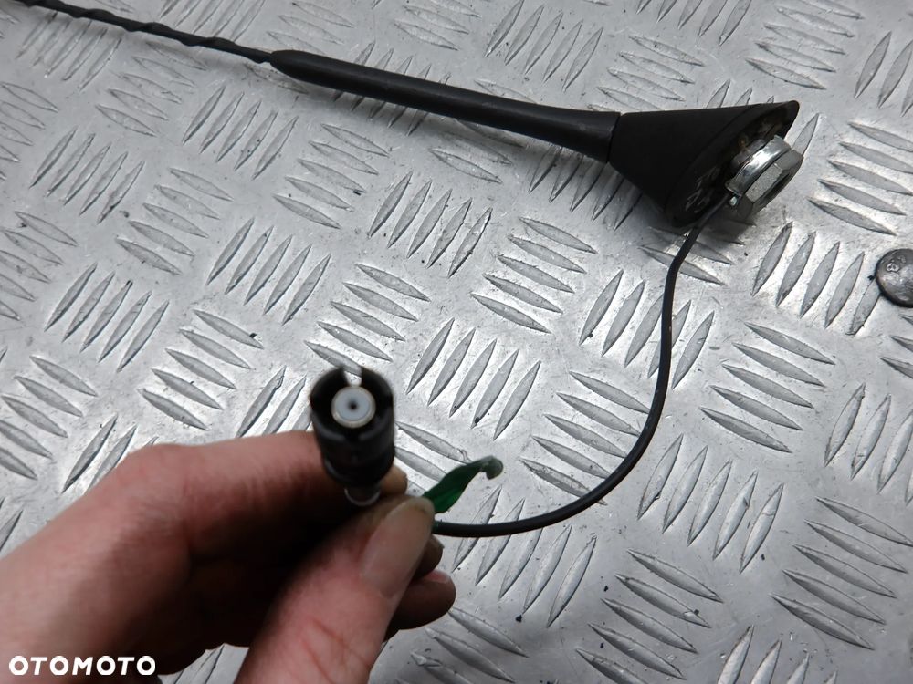 SKODA FABIA II 10-14 1.2 TDI HB ANTENA DACHOWA - 3