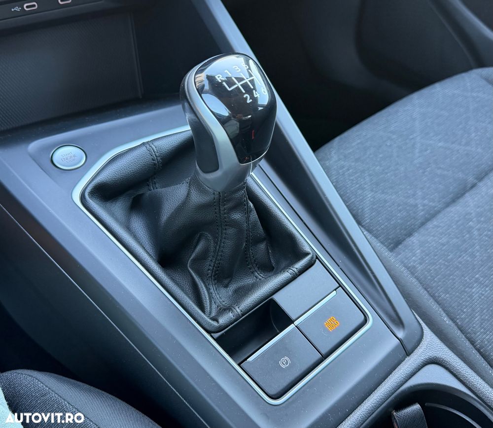 Volkswagen Golf - 24