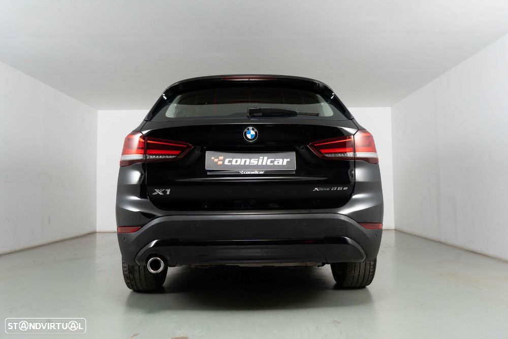 BMW X1 25 e xDrive Corporate Edition - 4