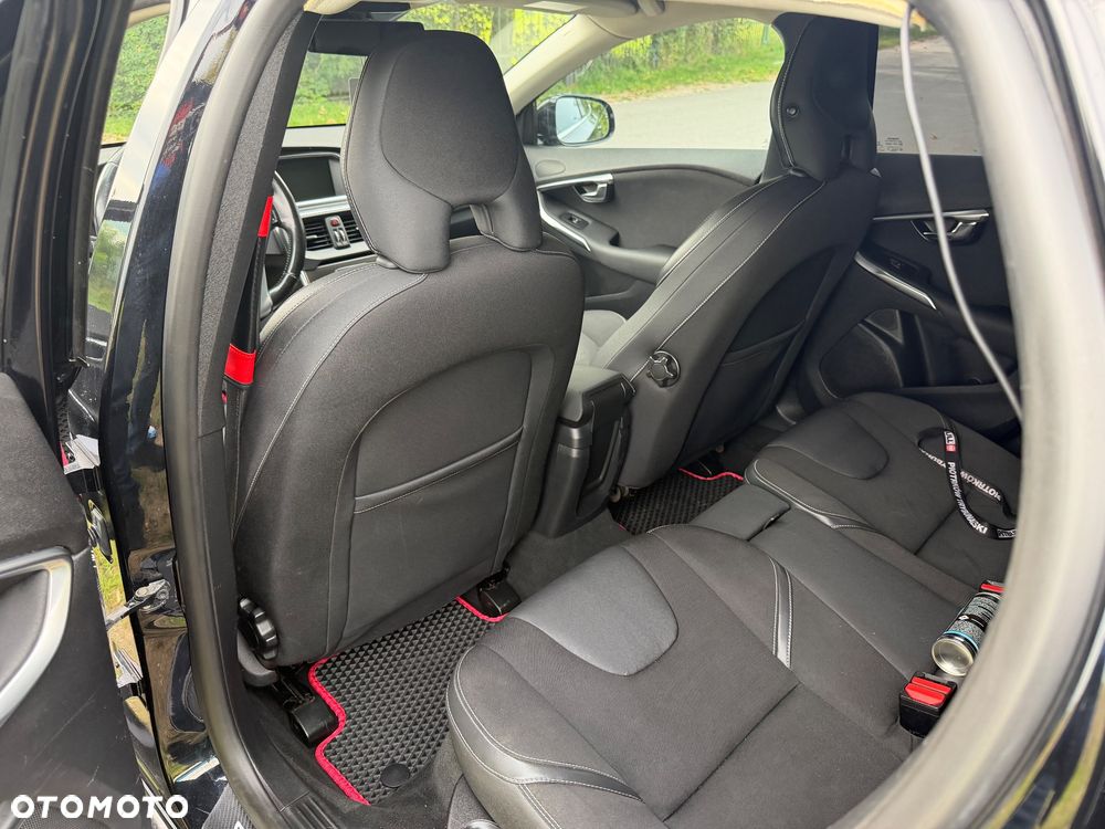 Volvo V40 D2 Kinetic - 12