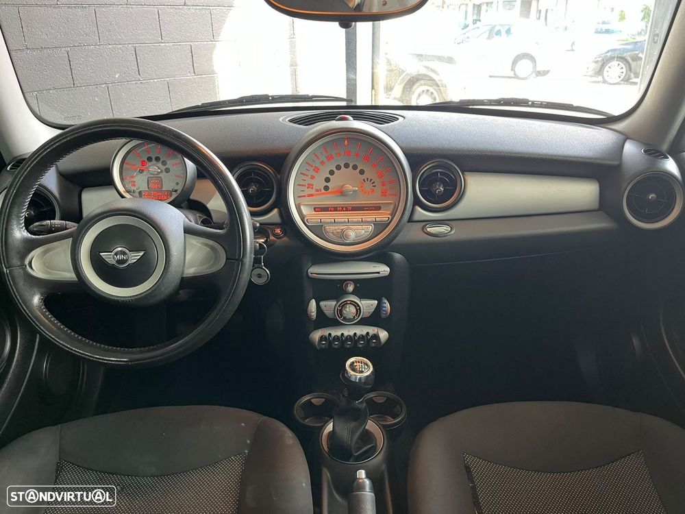 MINI 3 Portas Cooper D - 8