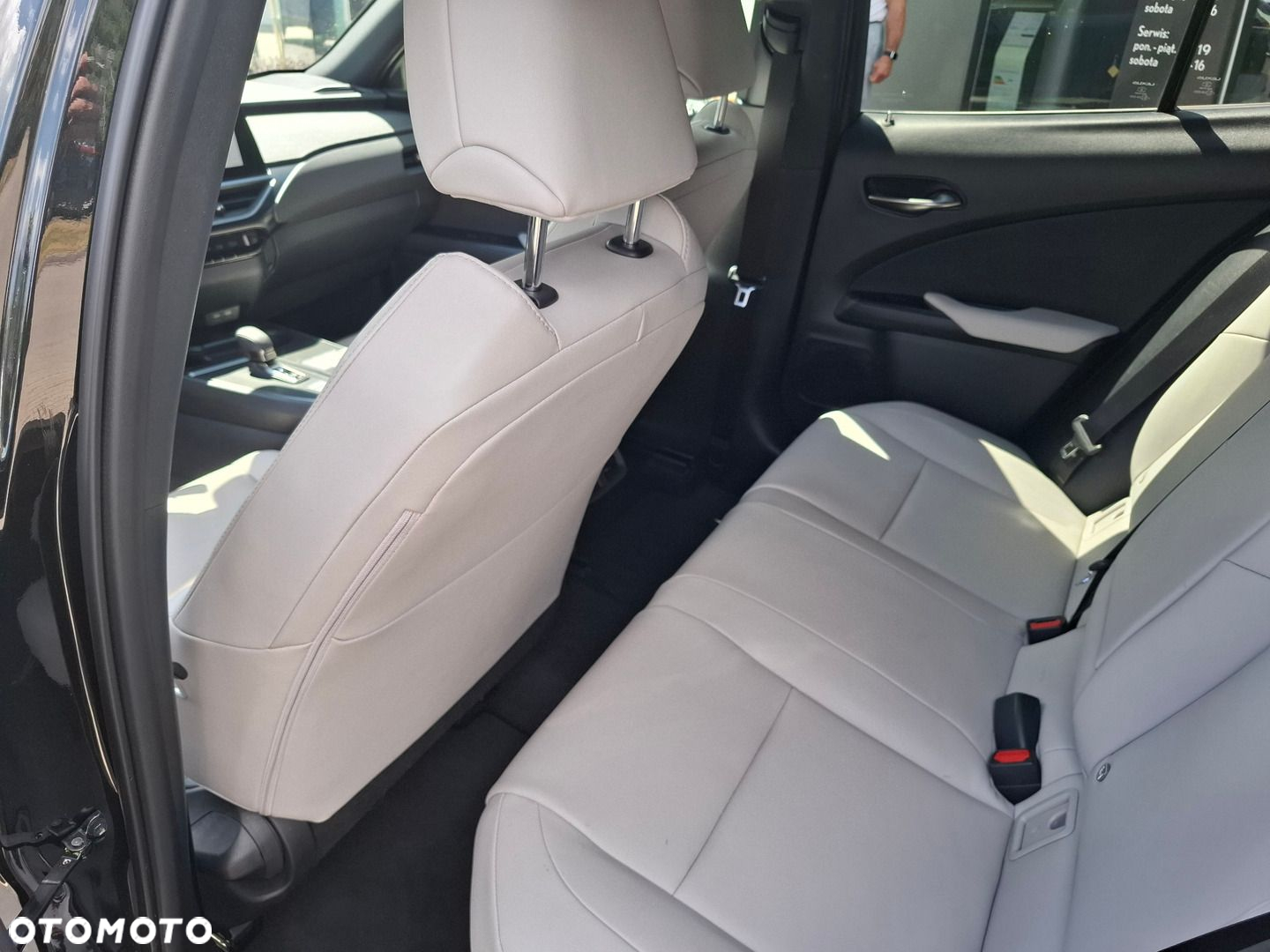 Lexus UX - 16