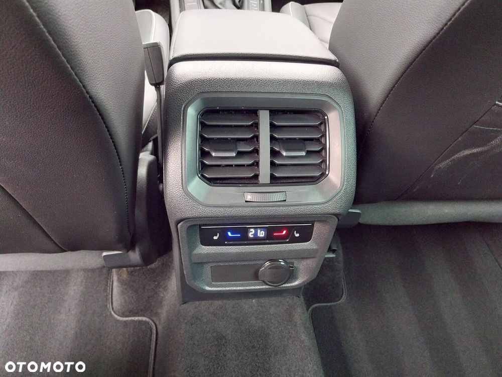 Volkswagen Tiguan 2.0 TSI 4Mot Elegance DSG - 37