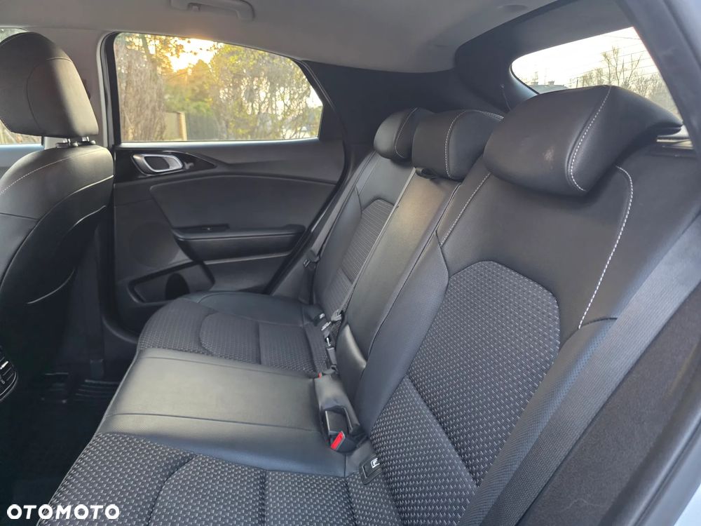 Kia XCeed 1.4 T-GDI L Business Line DCT - 23