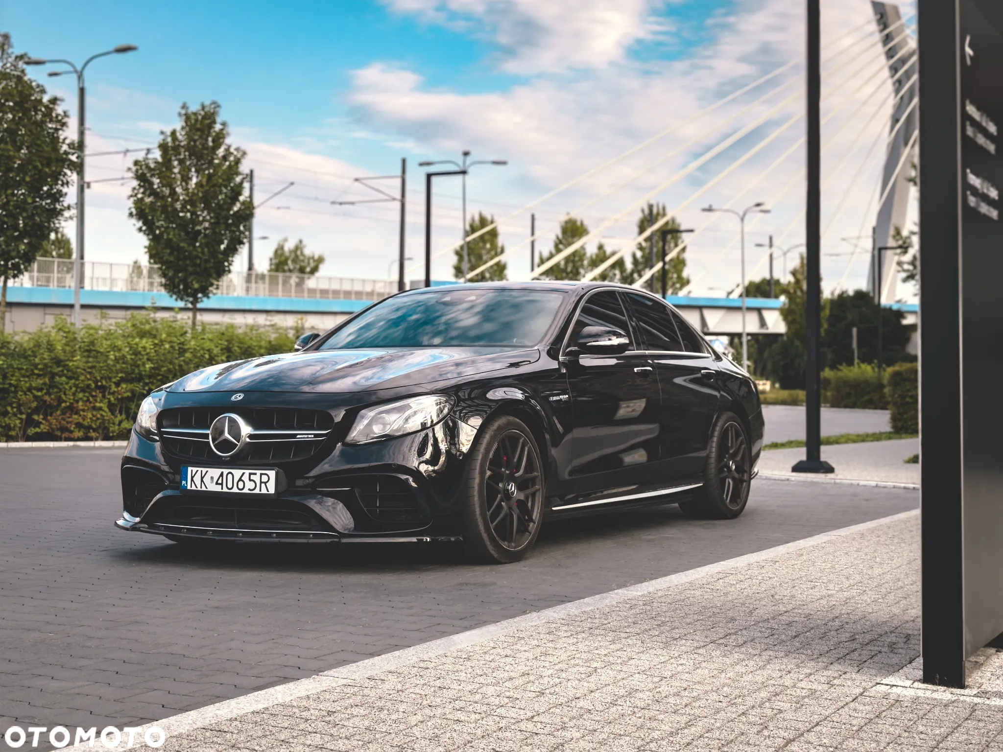 Mercedes-Benz Klasa E AMG 63 S 4Matic+ T AMG Speedshift MCT-9G - 5