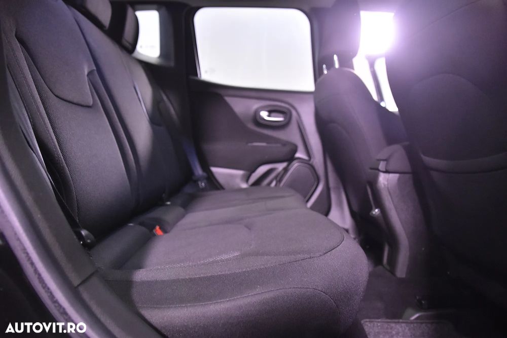 Jeep Renegade - 12