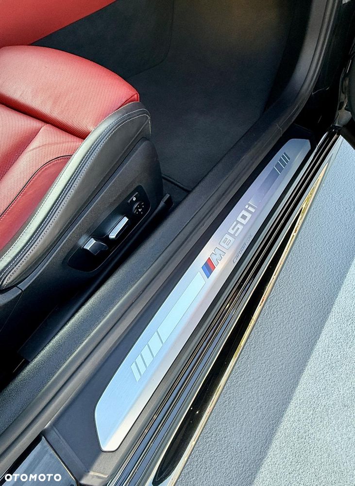 BMW Seria 8 - 36