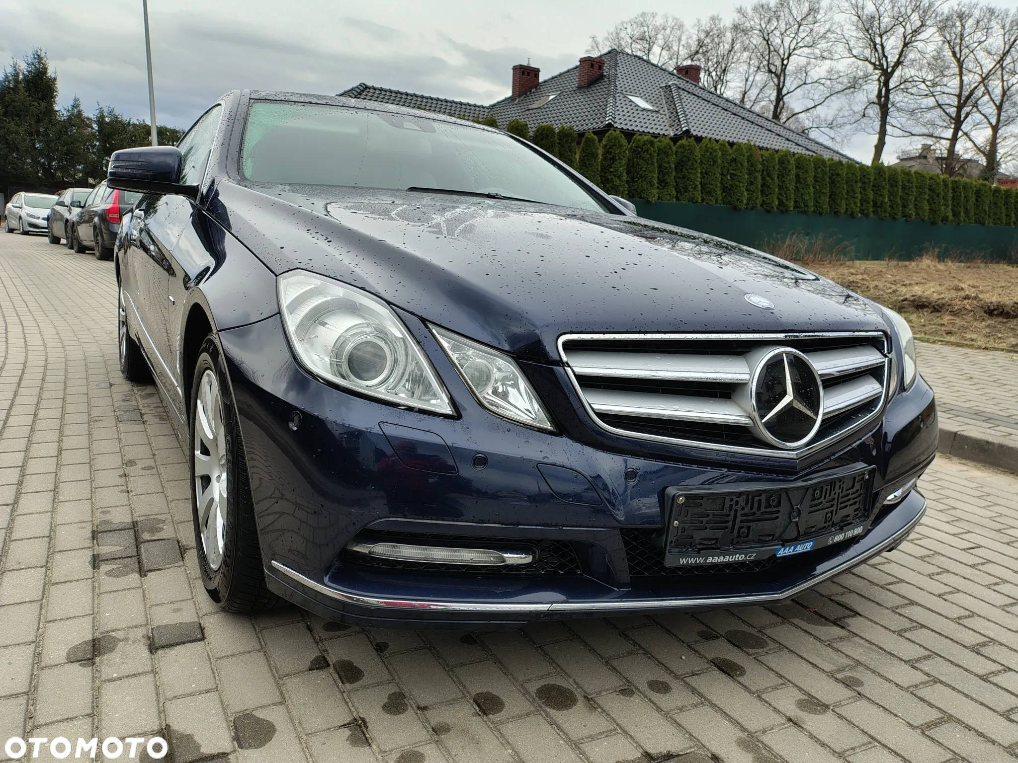 Mercedes-Benz Klasa E 250 CGI Coupe BlueEFFICIENCY Automatik Avantgarde - 16