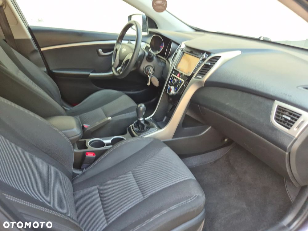 Hyundai i30 blue 1.4 Style - 17