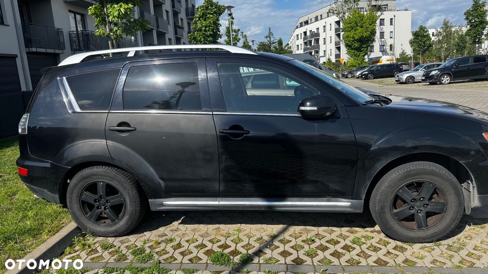 Mitsubishi Outlander 2.0 DID Intense - 3