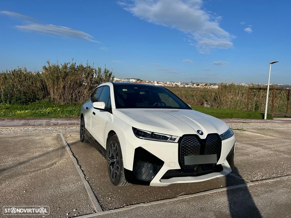 BMW iX xDrive40 - 11