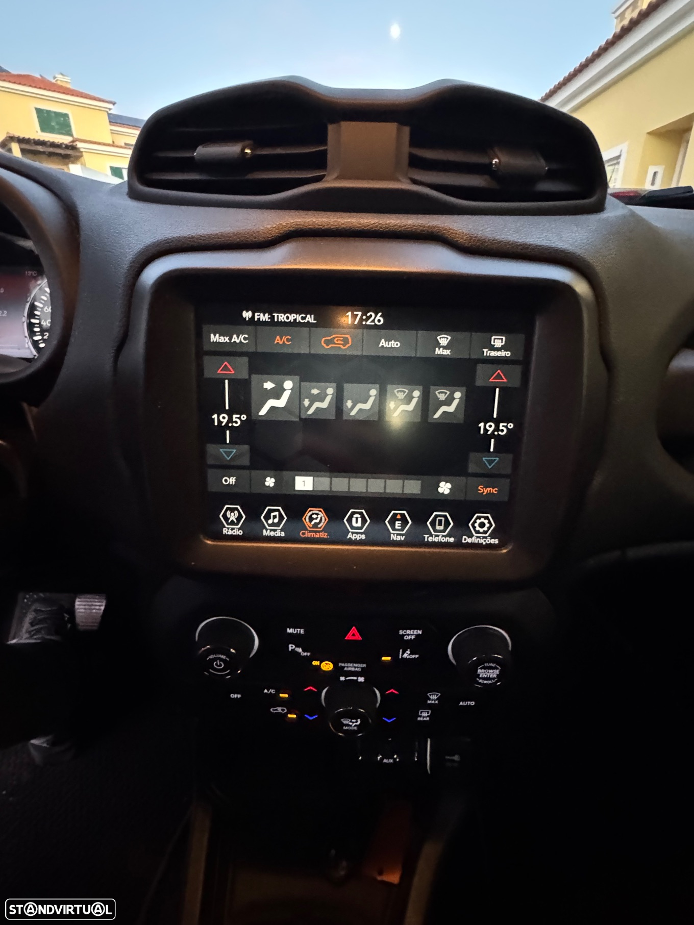Jeep Renegade 1.0 T Sport - 24